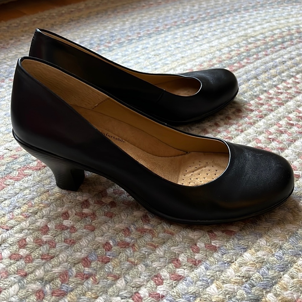 Softspots black leather pumps, size 9.5W. NWOT - Picture 2 of 10